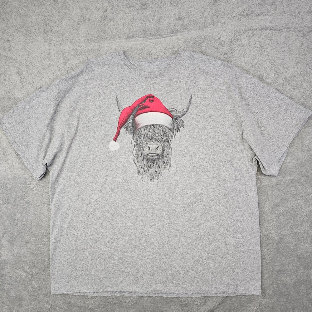 Highland Cow Christmas Santa Hat Graphic Tee Gray XXL Unisex Holiday Shirt